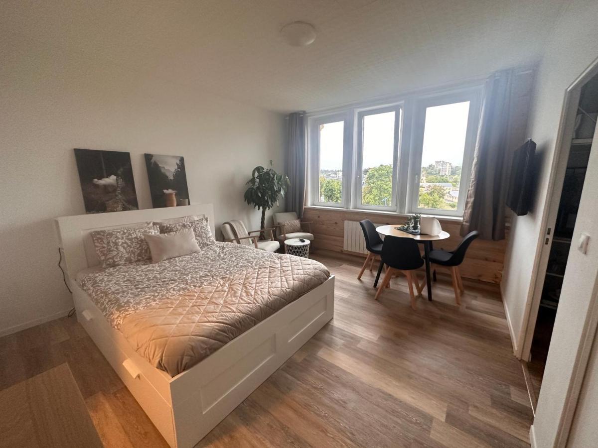 Le Petit Port - La Belle Etoile Apartment Sedan Bagian luar foto